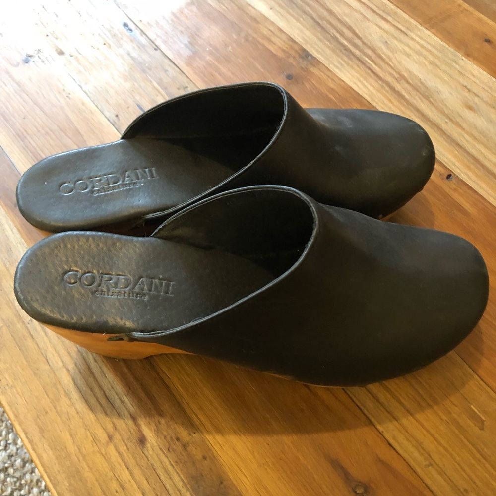 Cordani Women’s Clogs!